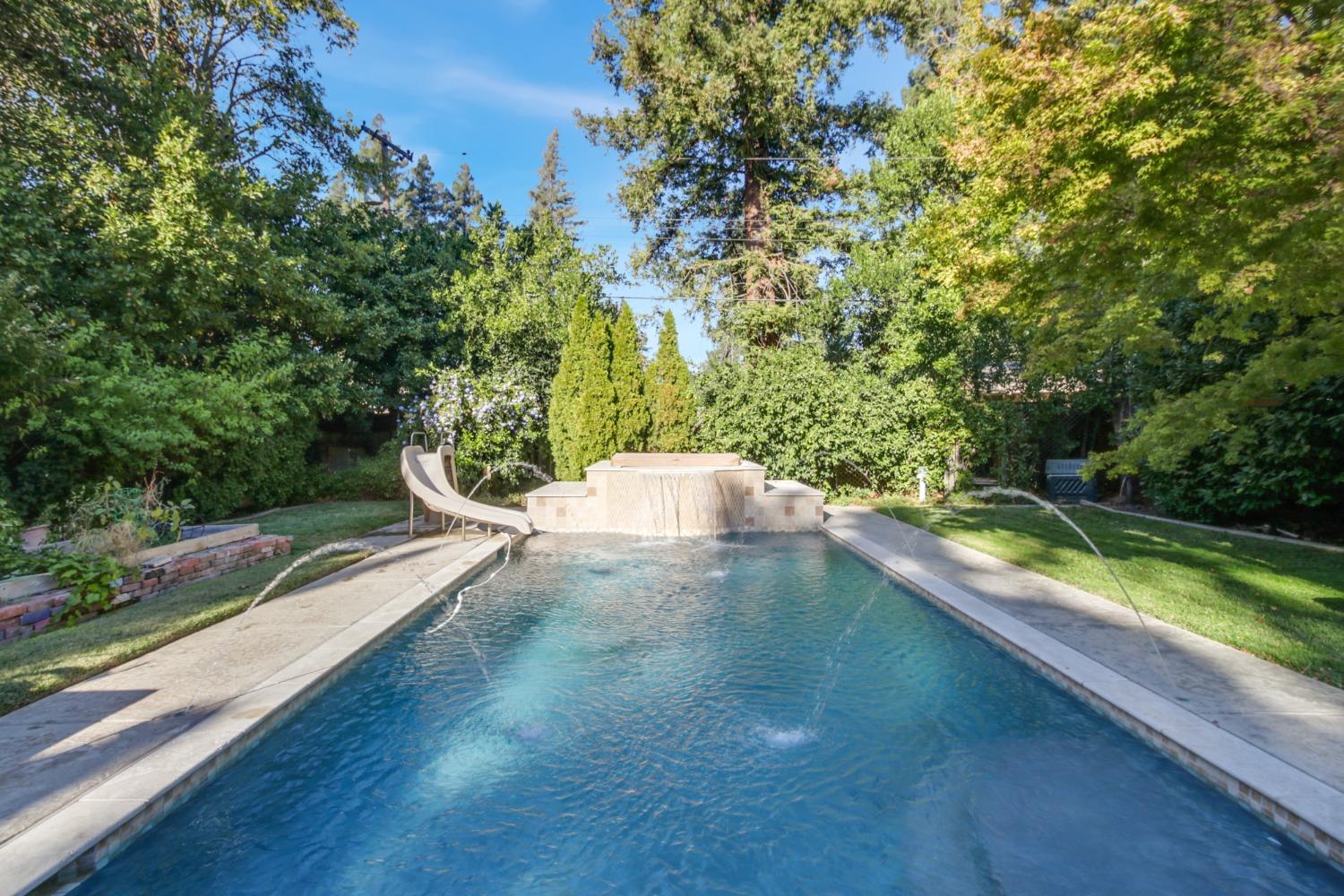 126 Mering Court