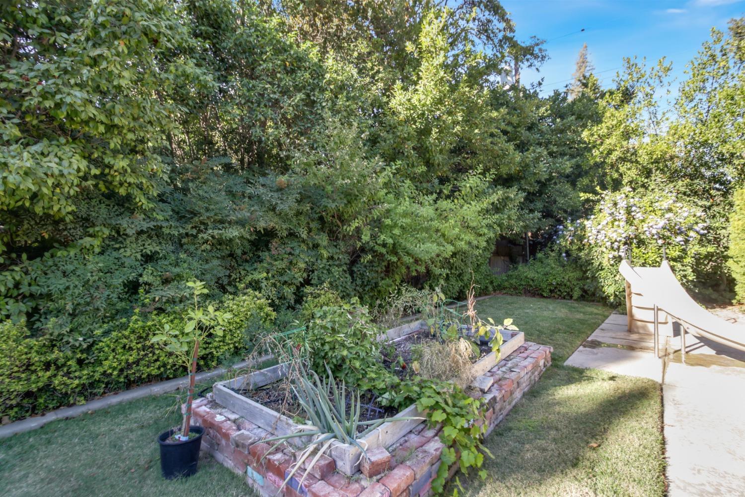 126 Mering Court