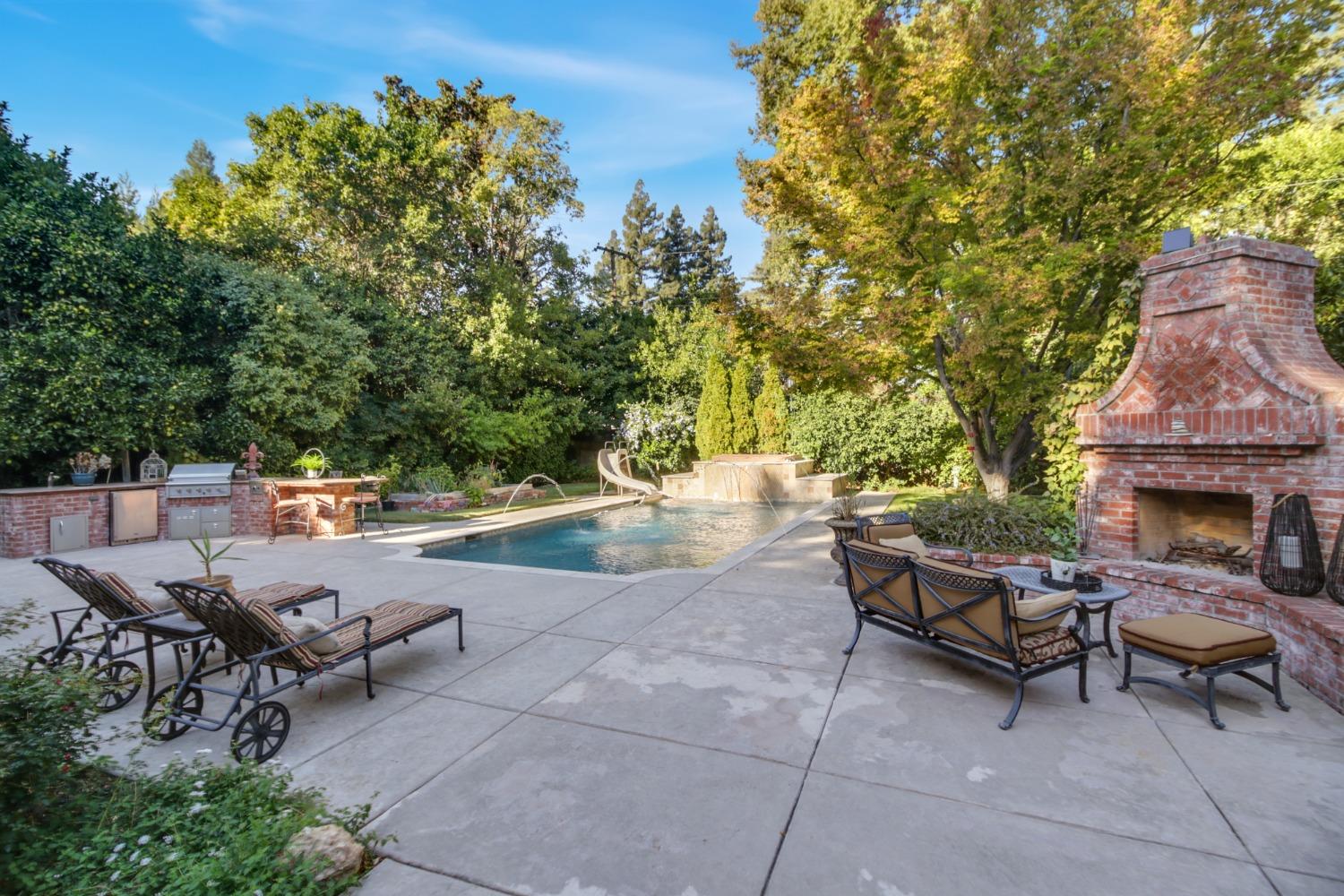 126 Mering Court
