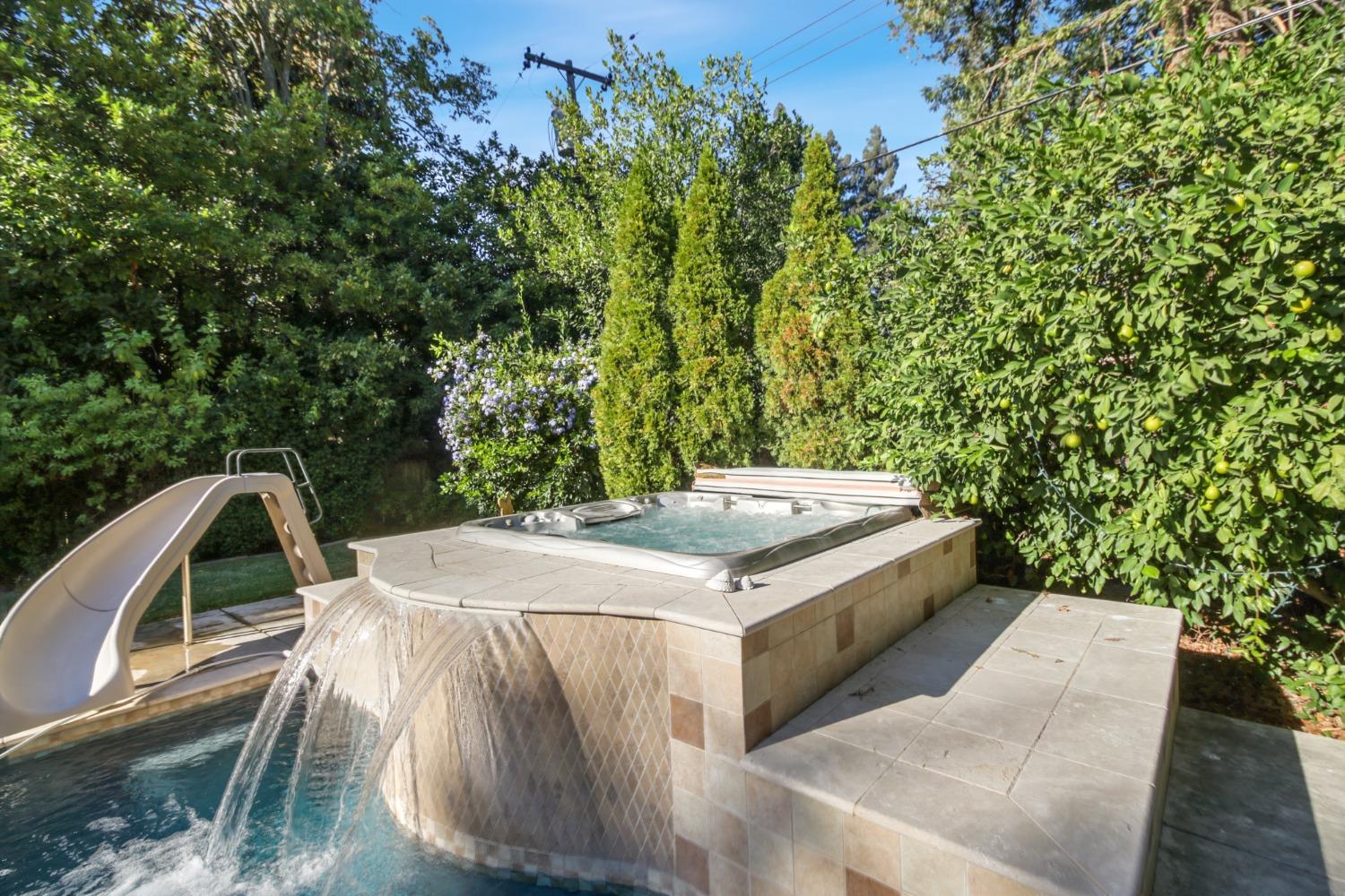 126 Mering Court