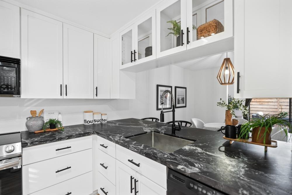 2290 Woodside Lane 3