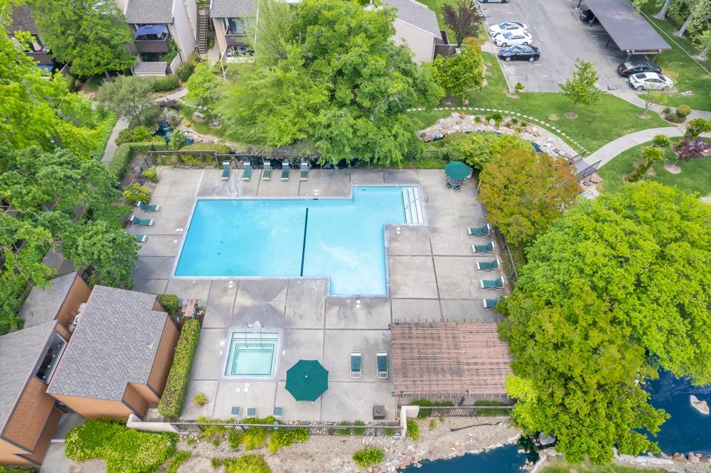 2290 Woodside Lane 3