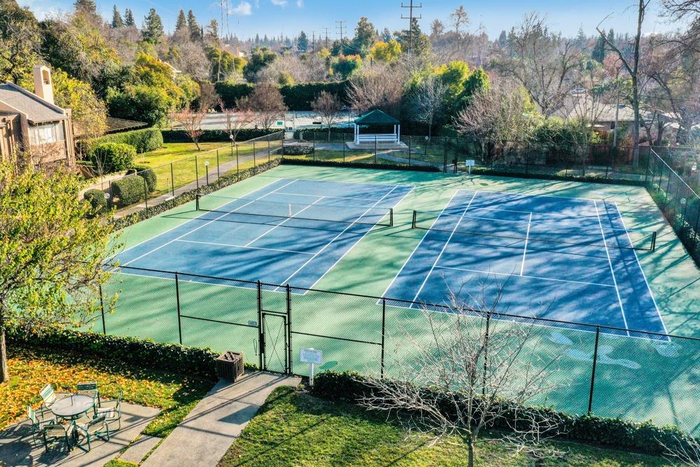 2290 Woodside Lane 3