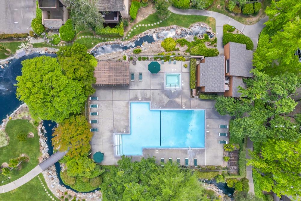 2290 Woodside Lane 3