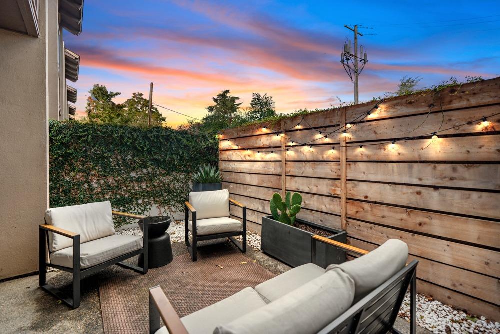 2290 Woodside Lane 3