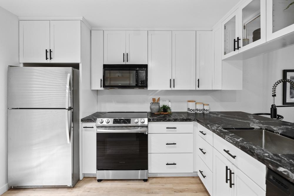 2290 Woodside Lane 3