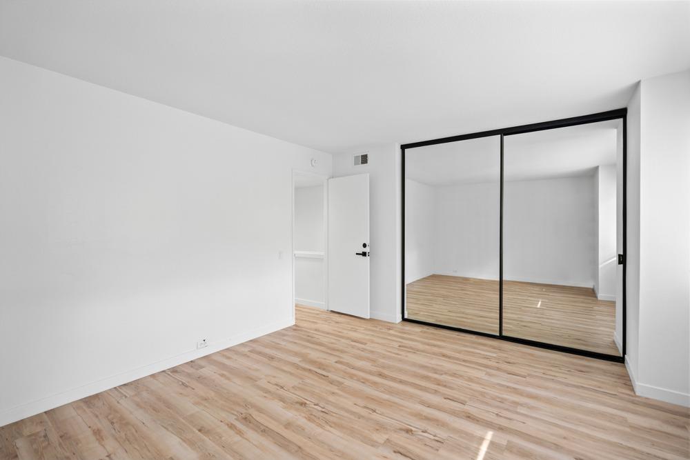 2290 Woodside Lane 3