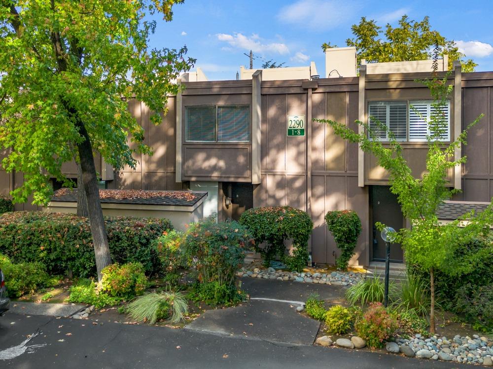 2290 Woodside Lane 3