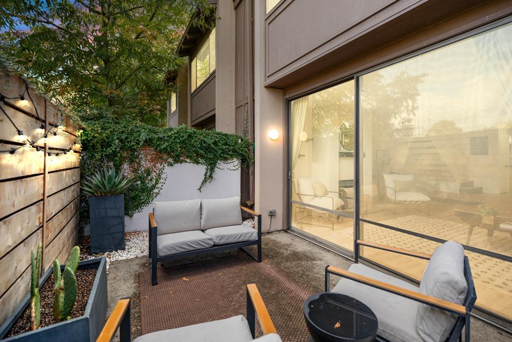 2290 Woodside Lane 3