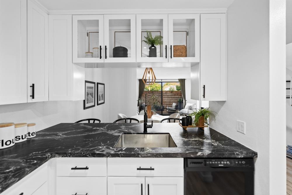 2290 Woodside Lane 3