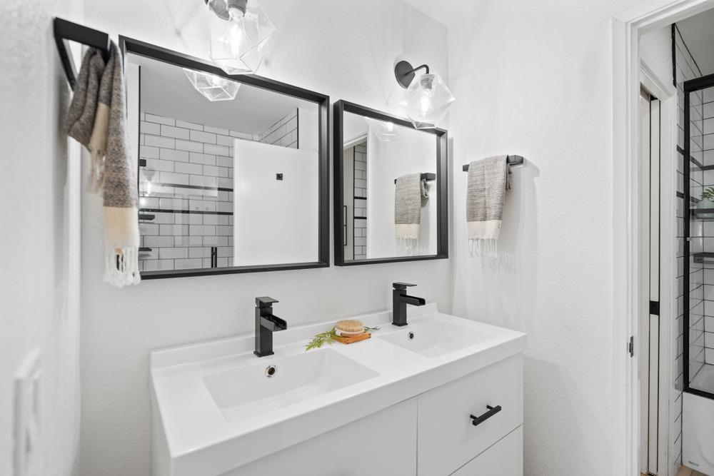 2290 Woodside Lane 3