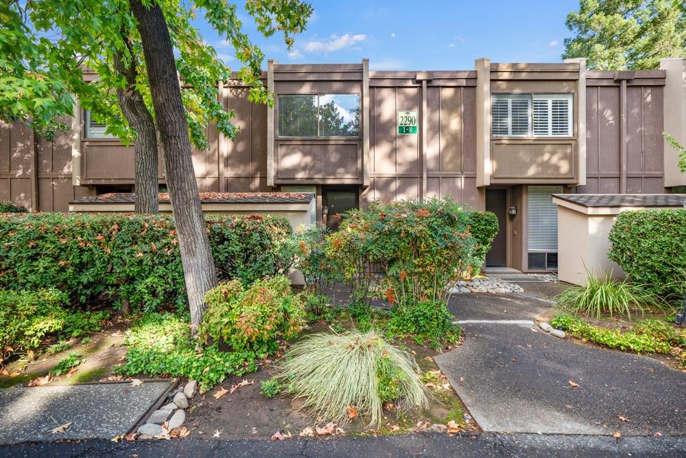 2290 Woodside Lane 3