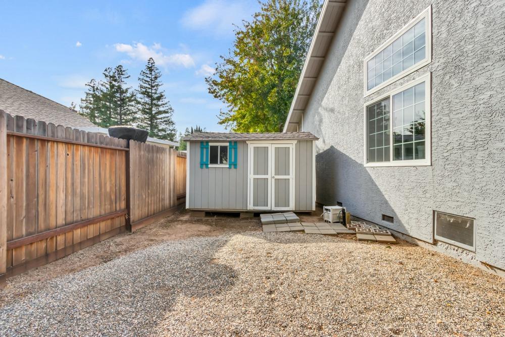 9141 Laguna Springs Way