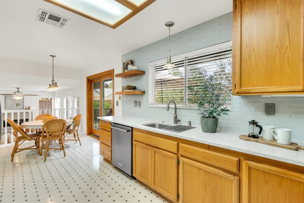 9141 Laguna Springs Way