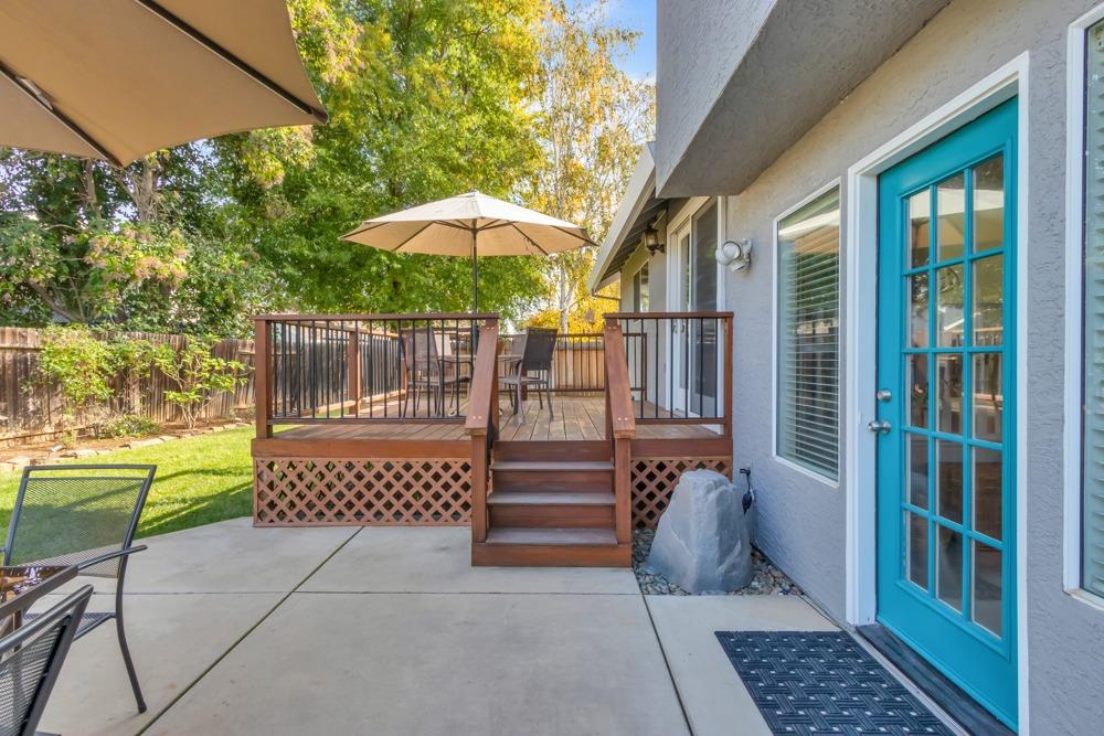 9141 Laguna Springs Way