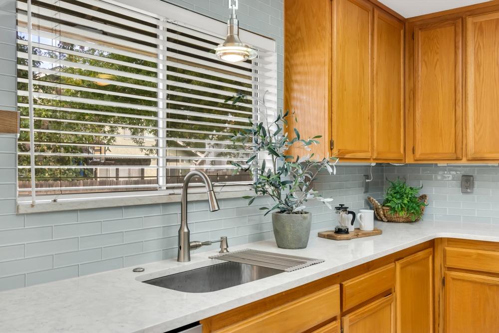 9141 Laguna Springs Way