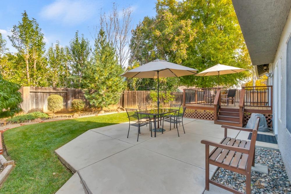 9141 Laguna Springs Way