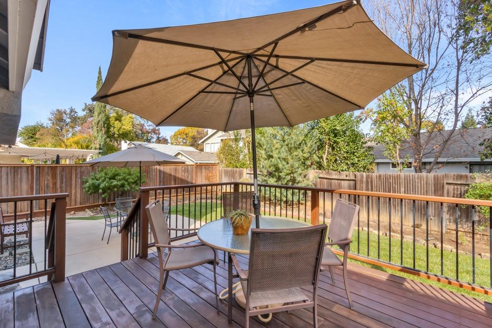 9141 Laguna Springs Way