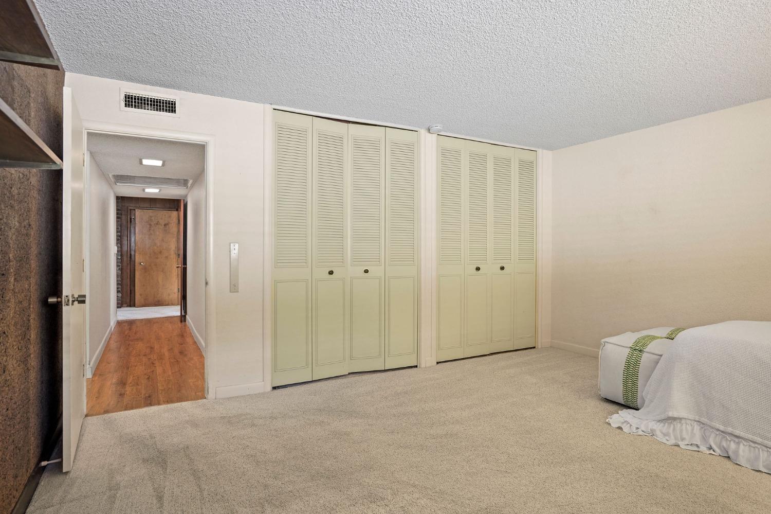 4861 Oak Vista Drive