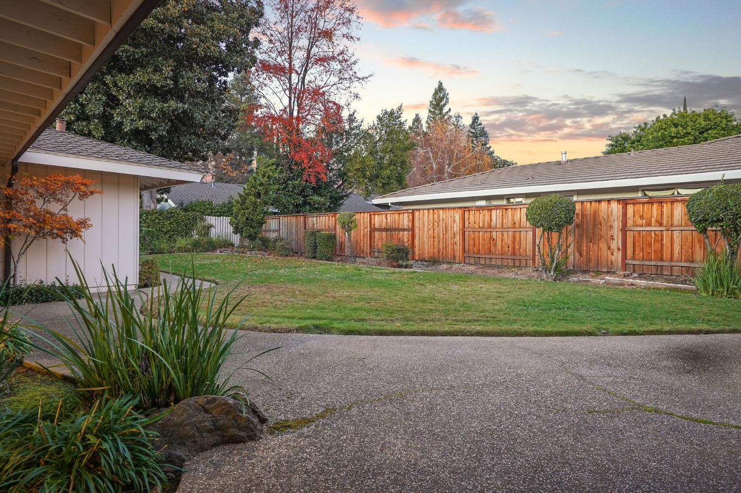 4861 Oak Vista Drive