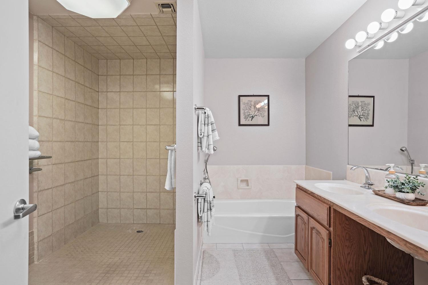 4861 Oak Vista Drive