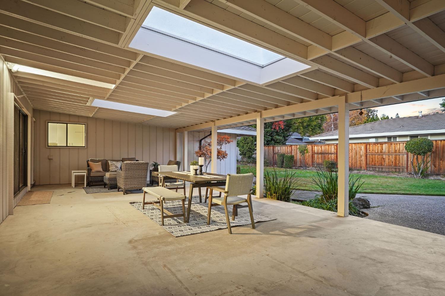 4861 Oak Vista Drive