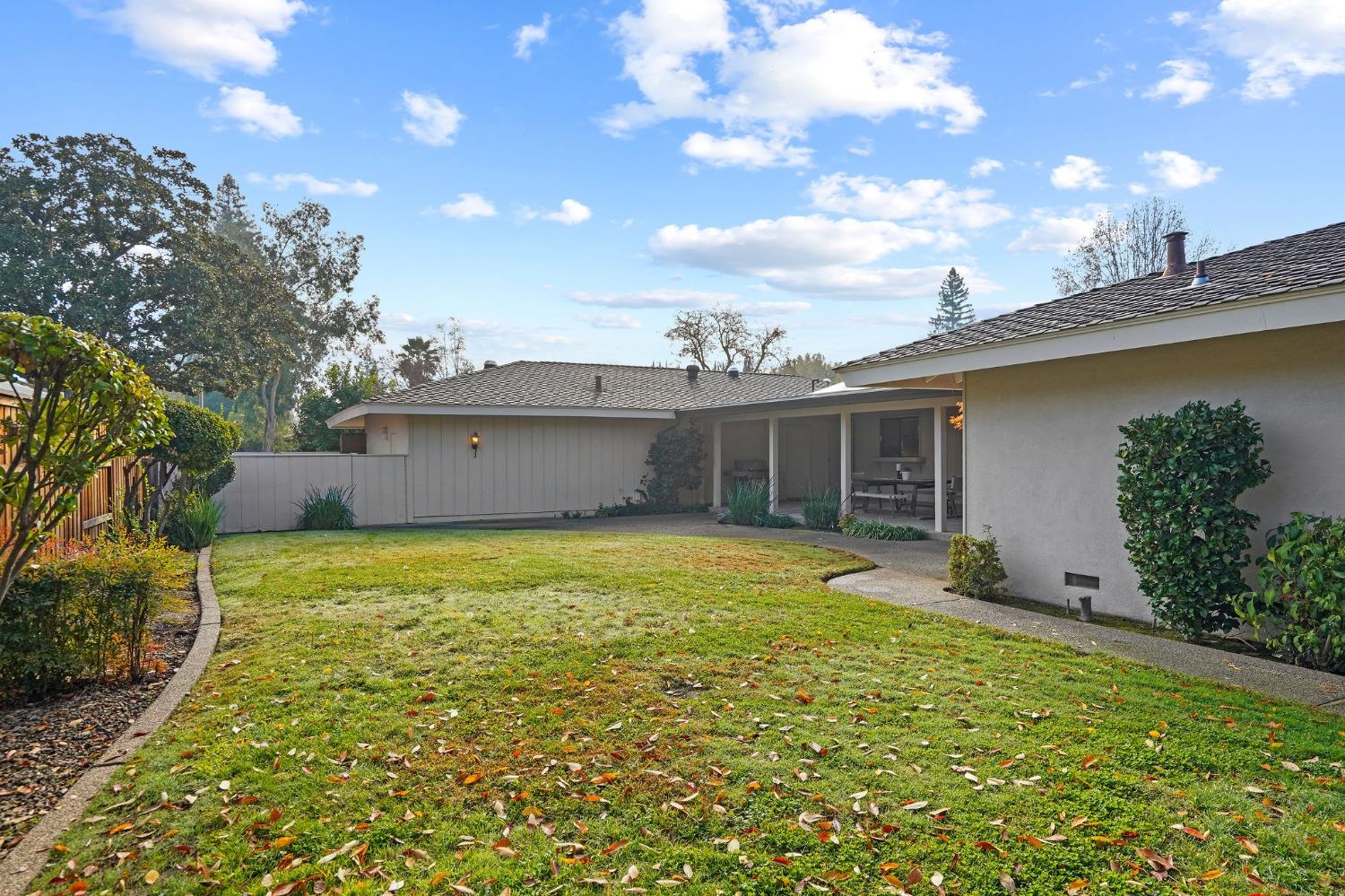 4861 Oak Vista Drive