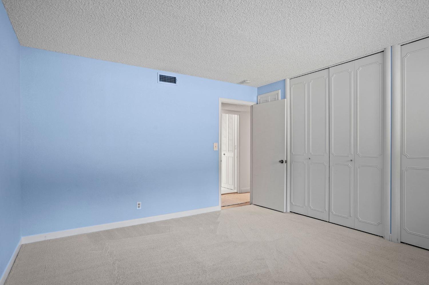 4861 Oak Vista Drive