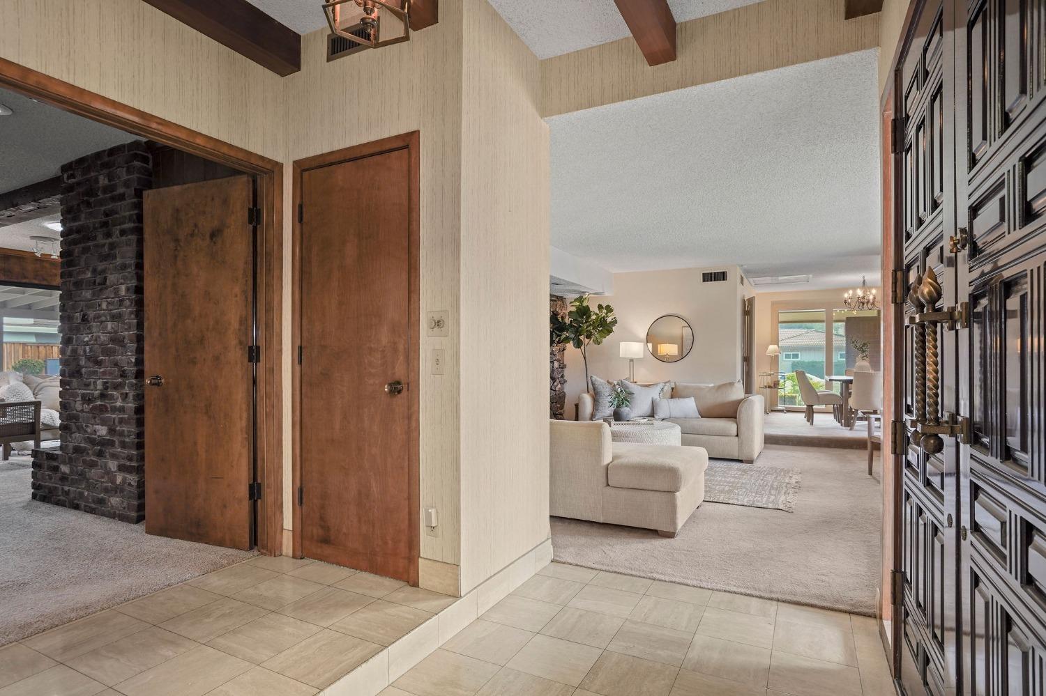 4861 Oak Vista Drive