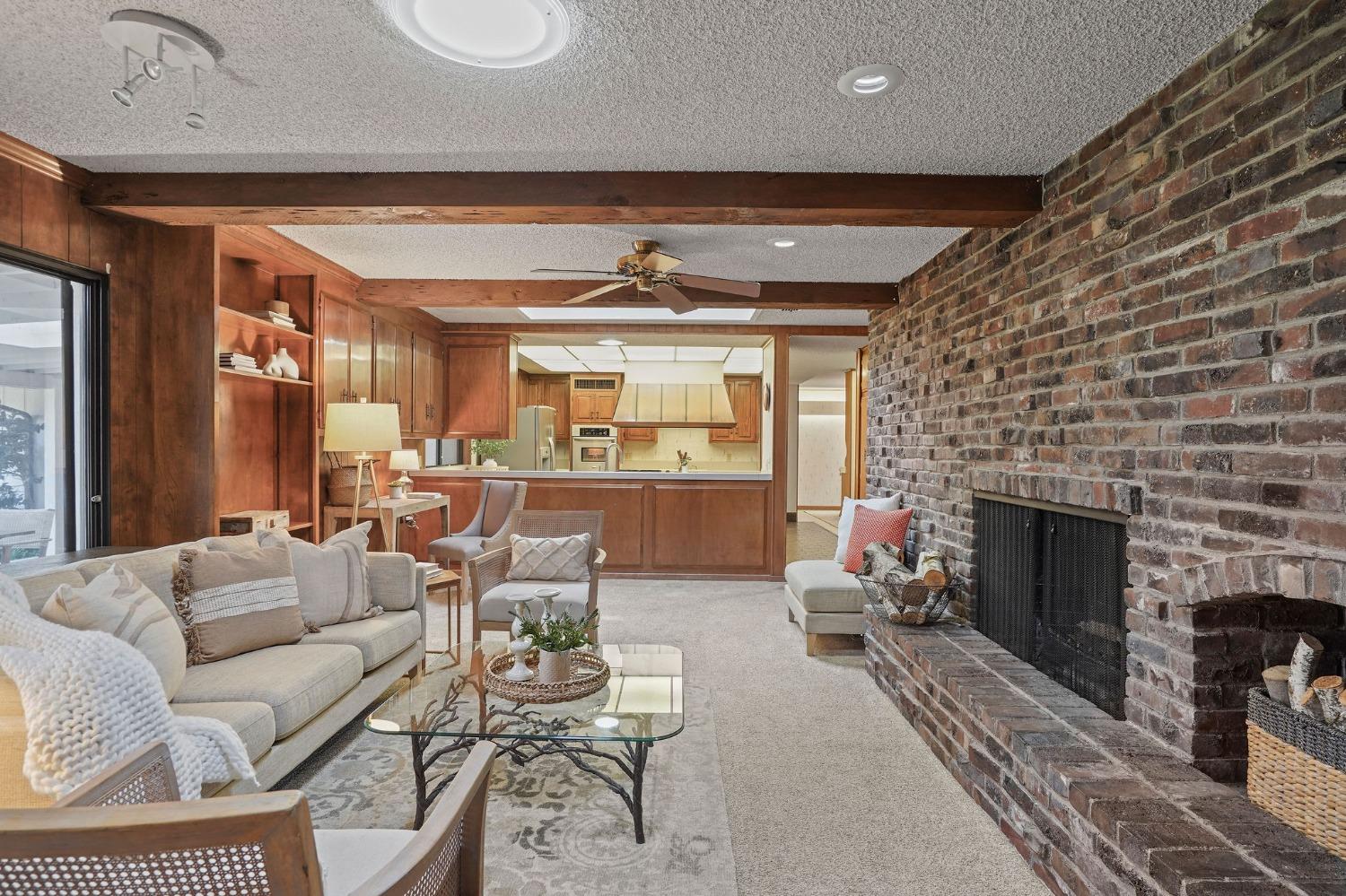 4861 Oak Vista Drive