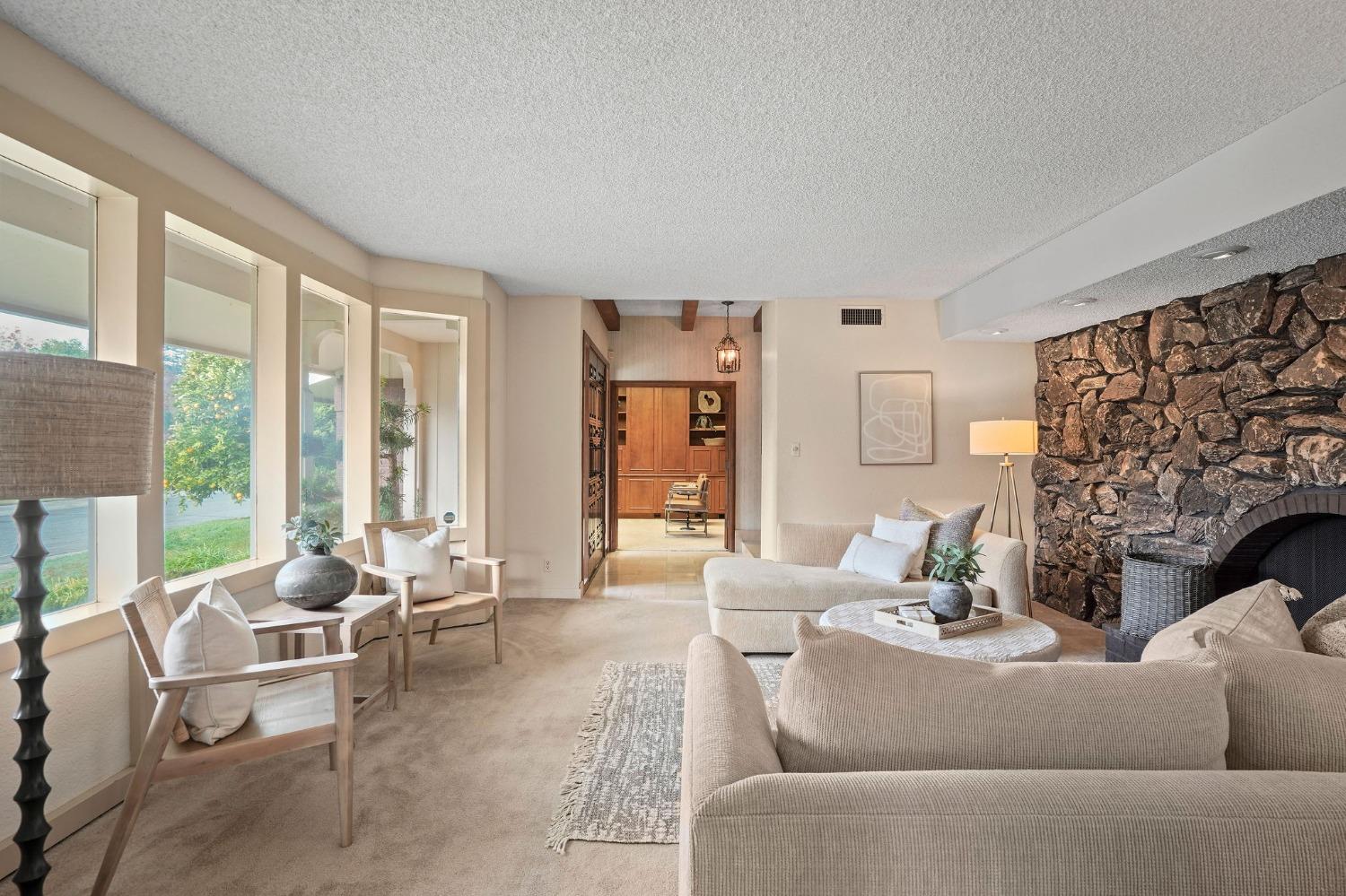 4861 Oak Vista Drive