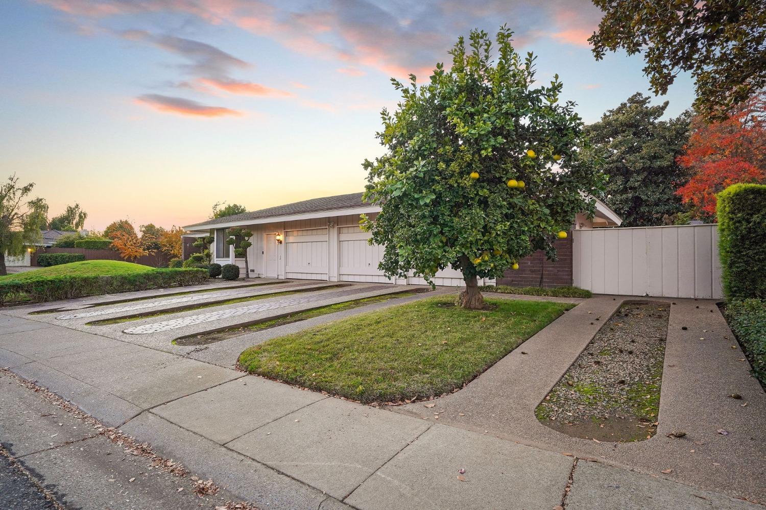 4861 Oak Vista Drive