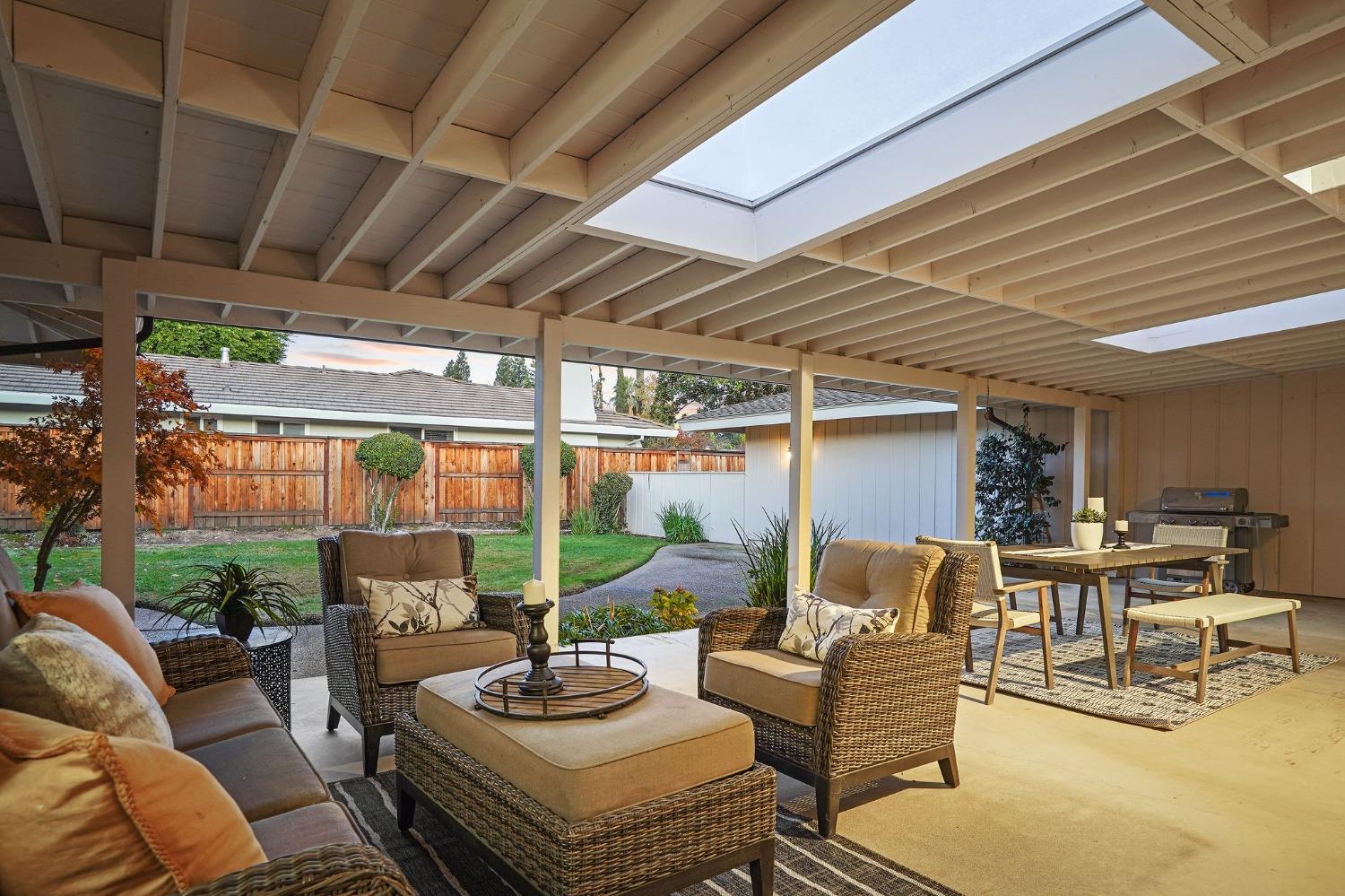 4861 Oak Vista Drive