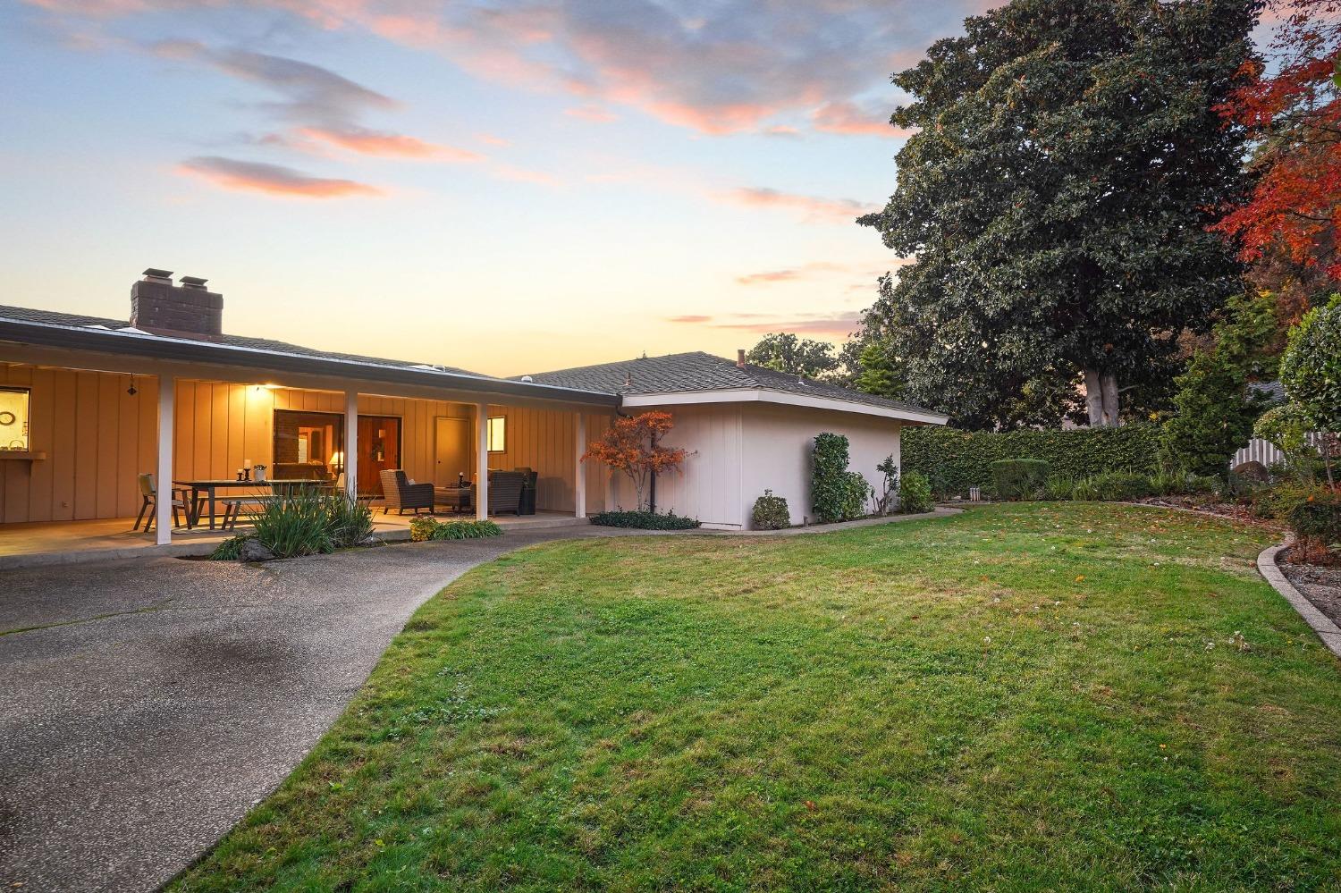 4861 Oak Vista Drive