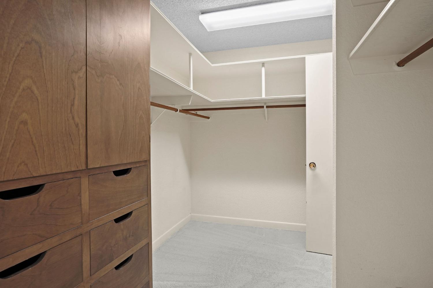 4861 Oak Vista Drive