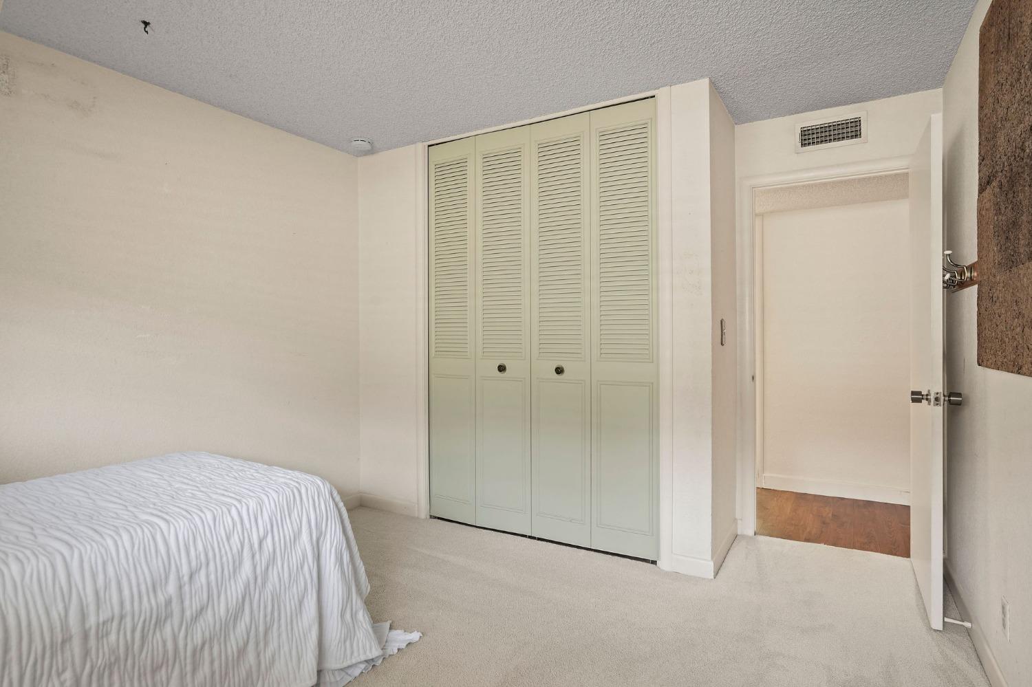 4861 Oak Vista Drive