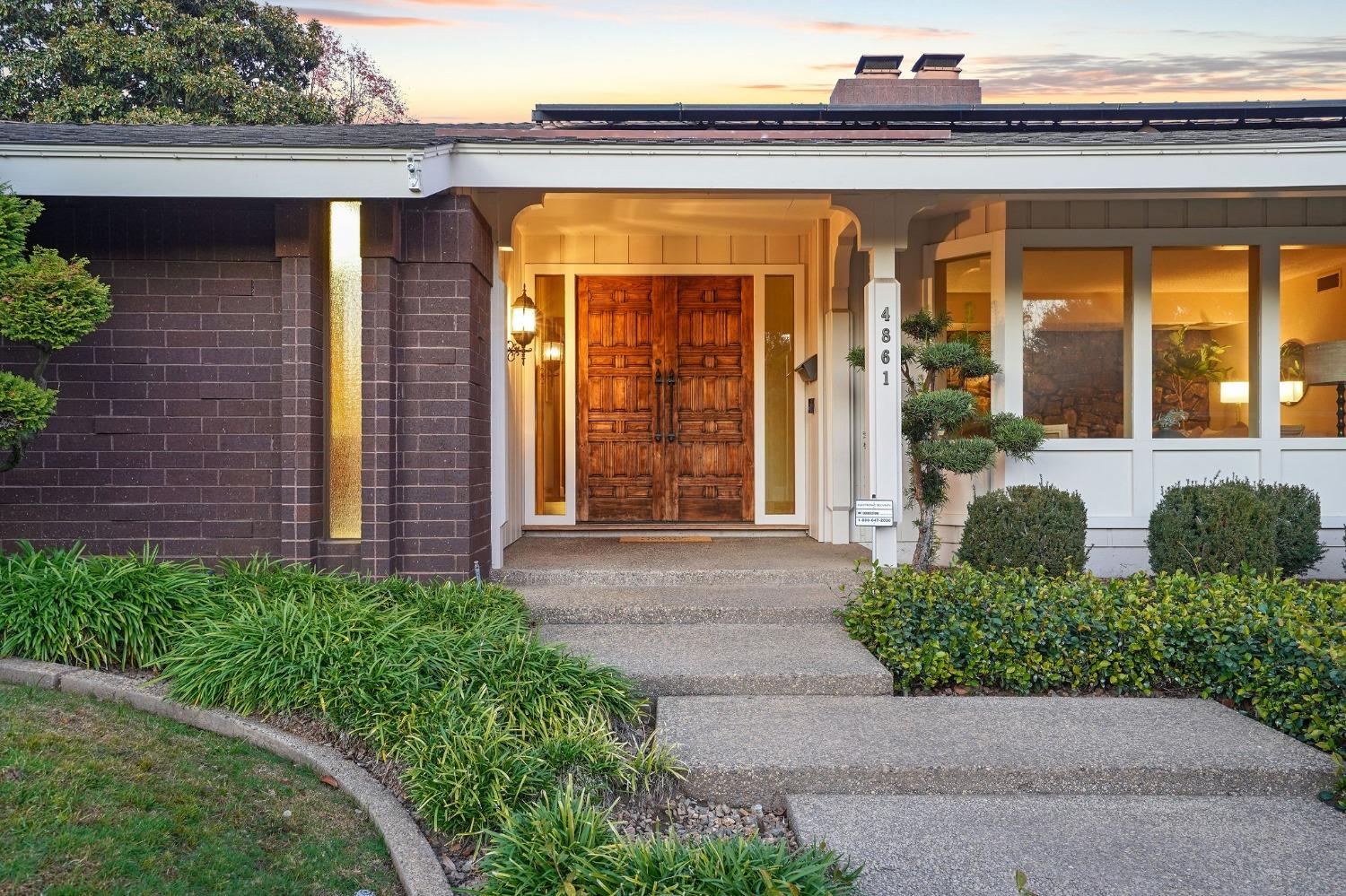 4861 Oak Vista Drive