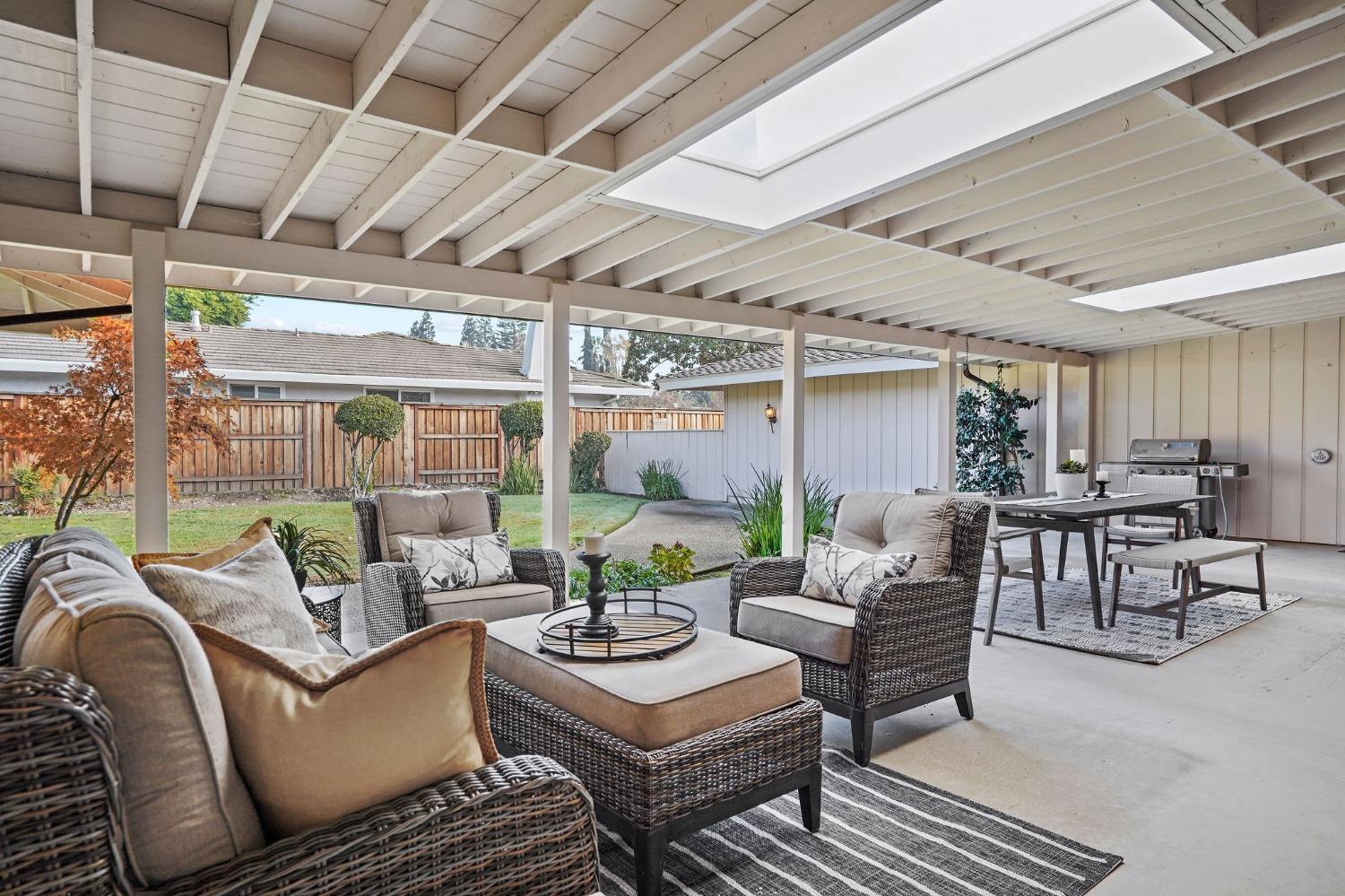 4861 Oak Vista Drive