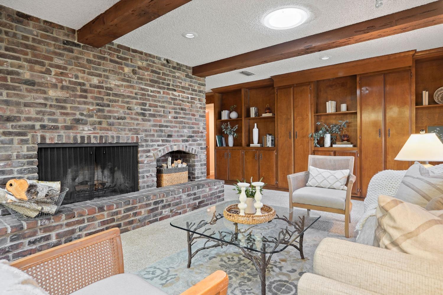 4861 Oak Vista Drive