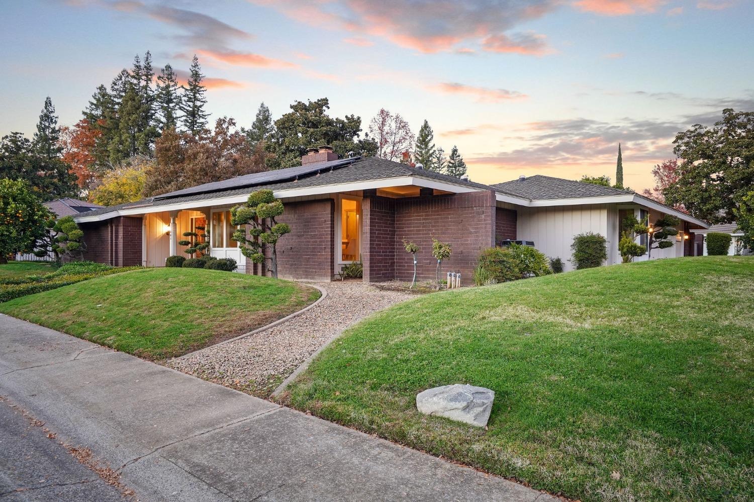 4861 Oak Vista Drive