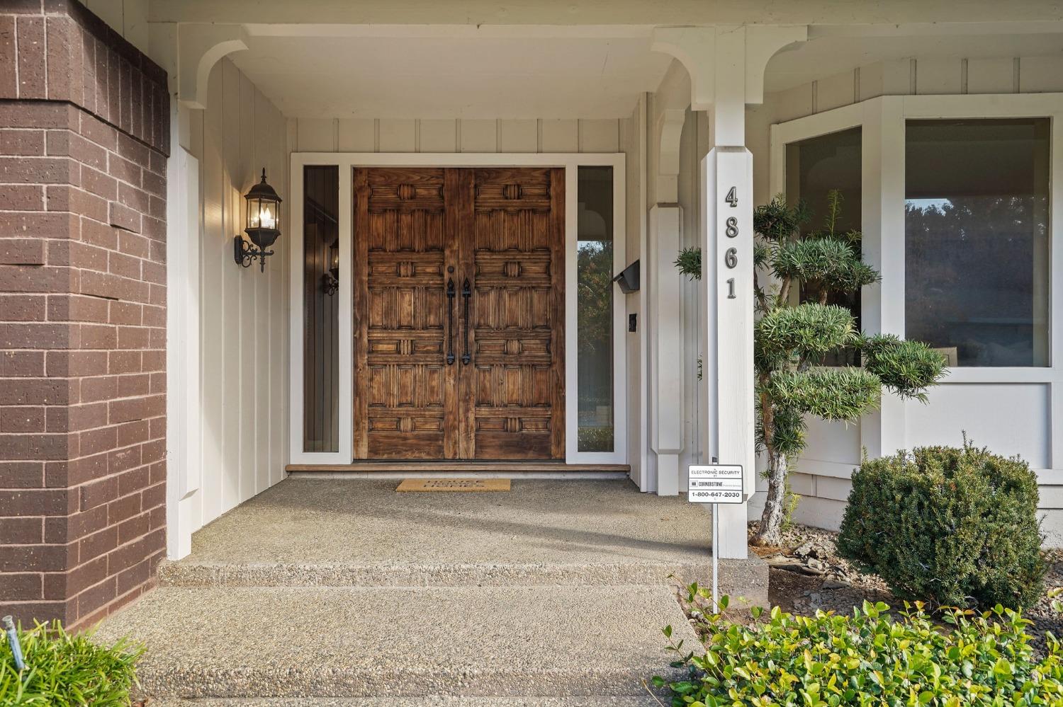 4861 Oak Vista Drive