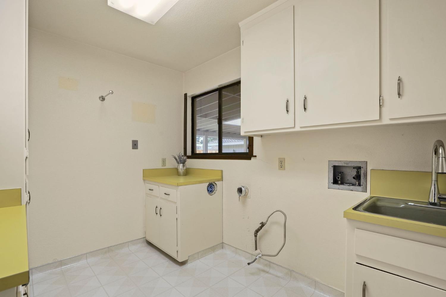 4861 Oak Vista Drive