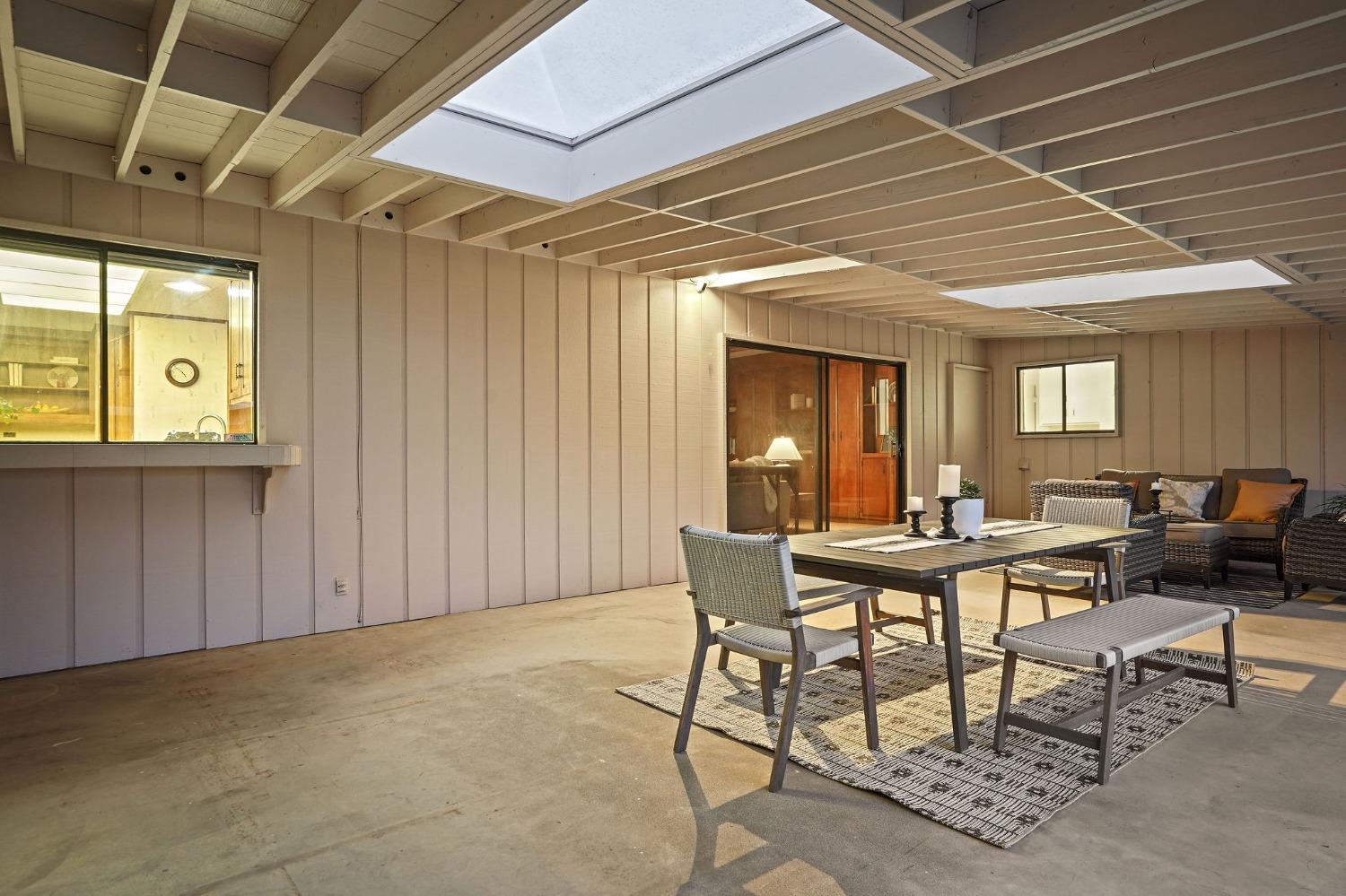 4861 Oak Vista Drive