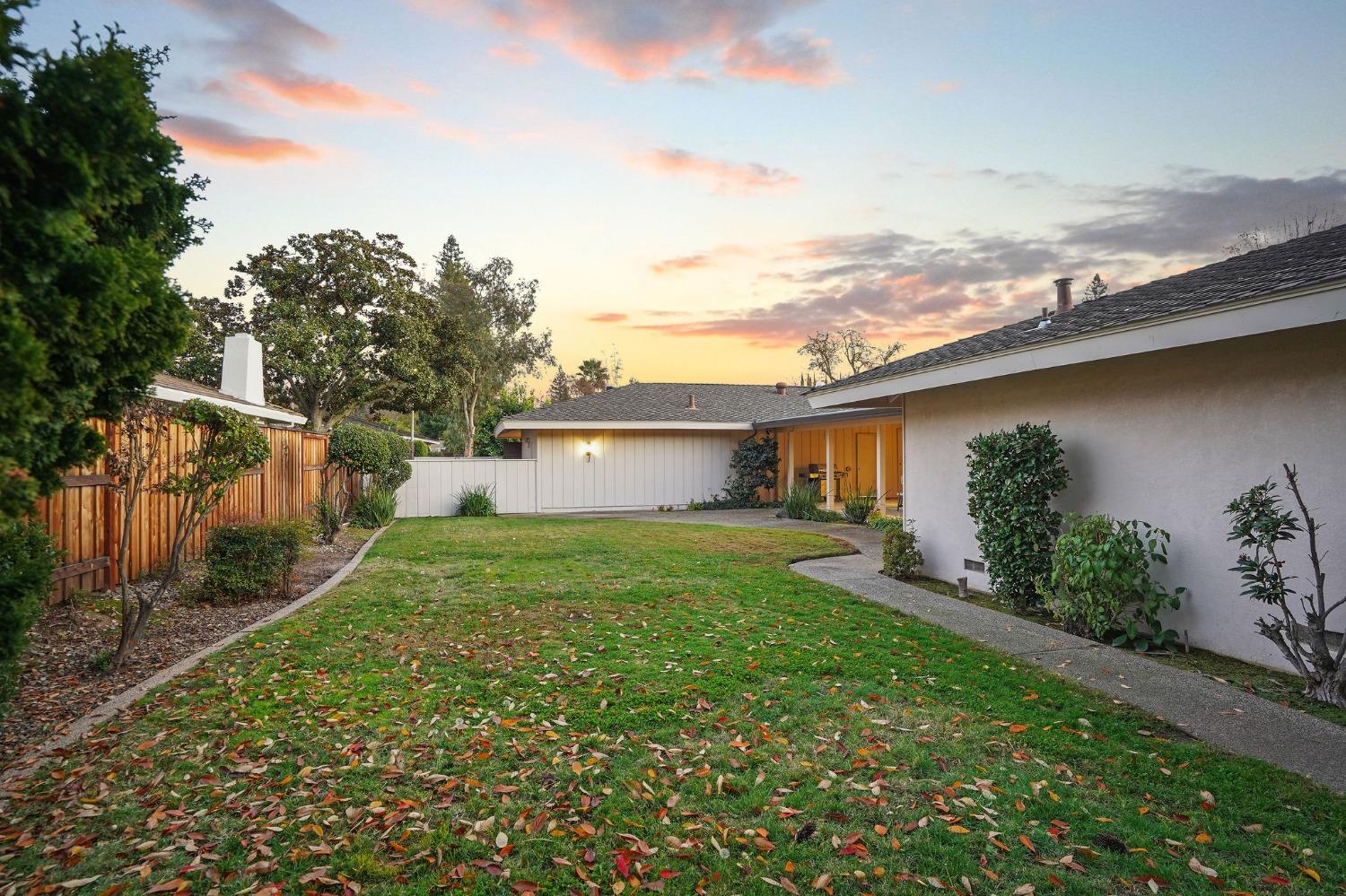 4861 Oak Vista Drive