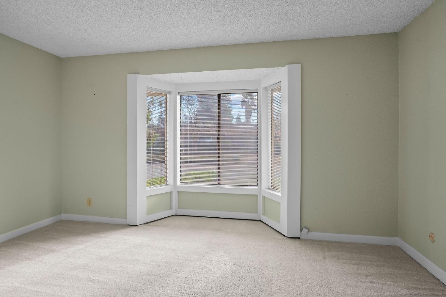 4861 Oak Vista Drive