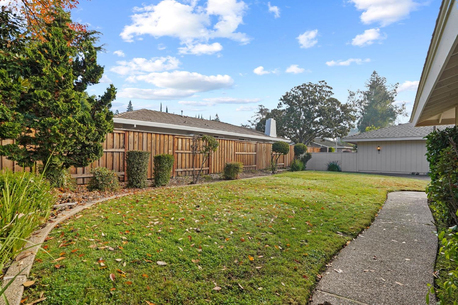 4861 Oak Vista Drive