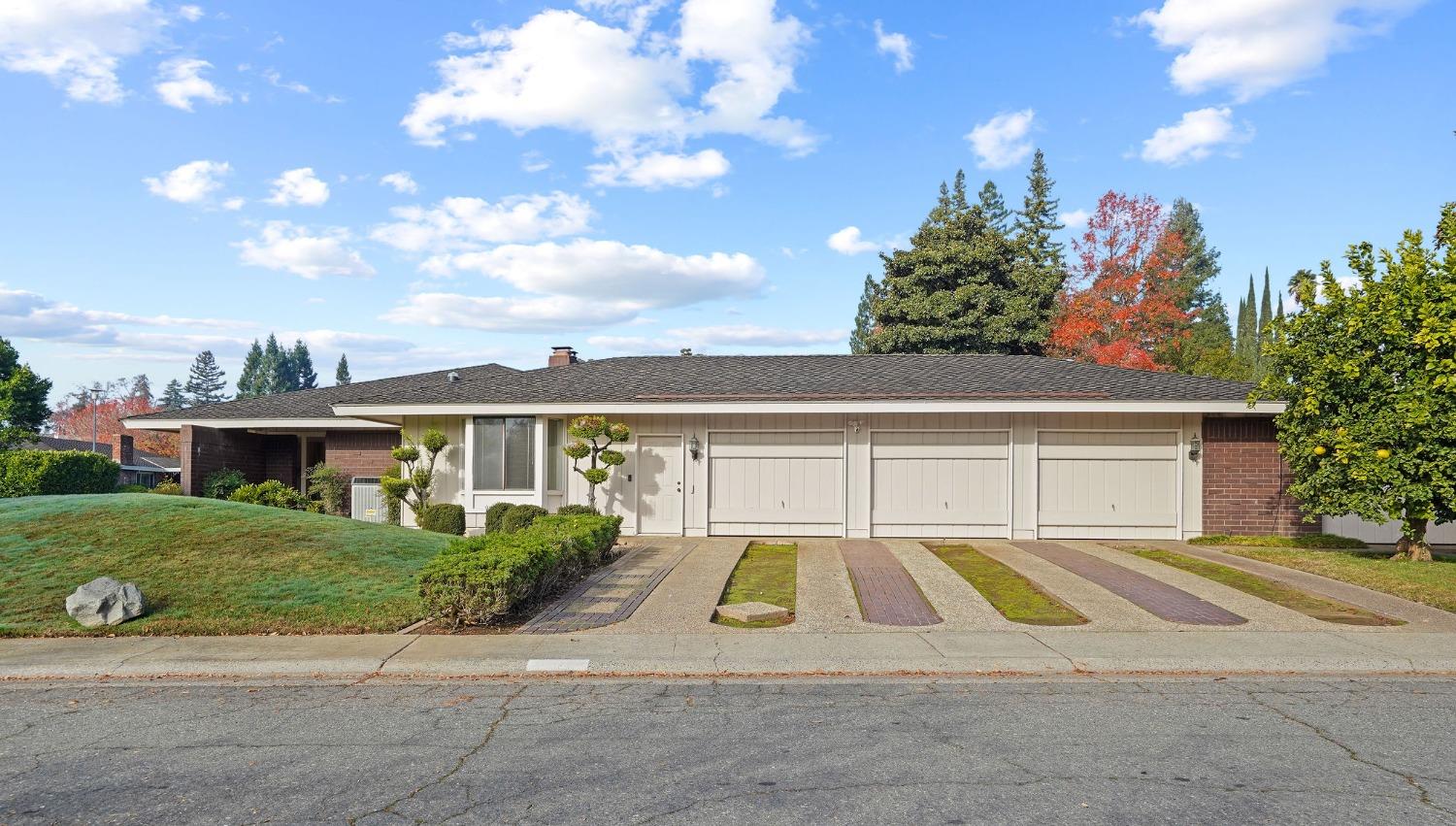 4861 Oak Vista Drive