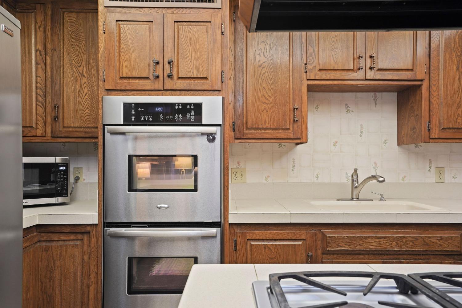 4861 Oak Vista Drive