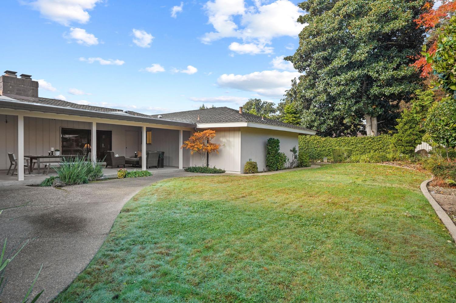 4861 Oak Vista Drive