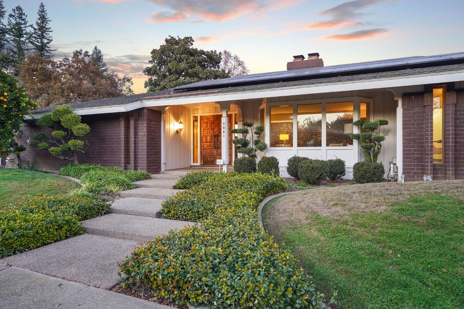 4861 Oak Vista Drive